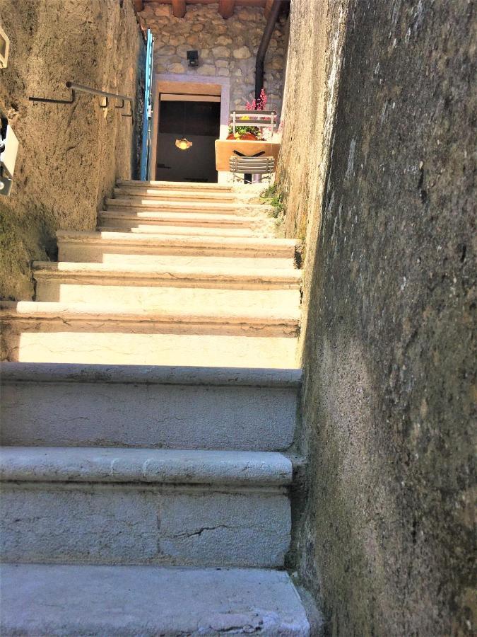Ferienwohnung Il Girasole Caprino Veronese Exterior foto